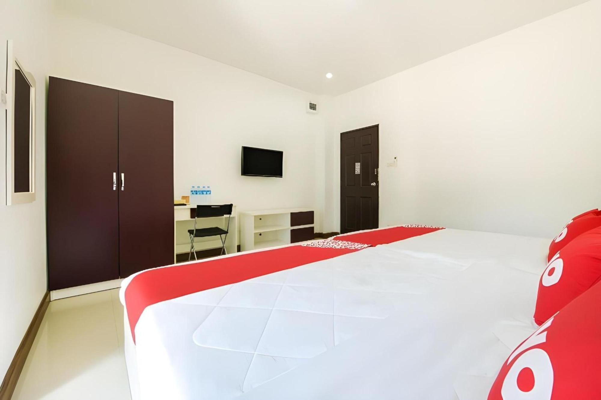 Oyo 350 Mae Saeng Place Si Racha Exterior photo